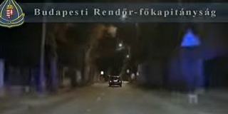 Kocsit lopott a szülinapján egy 15 éves fiú, nem lett jó vége - Videó!