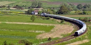 Autóval ütközött egy Pécsről Szombathelyre tartó vonat