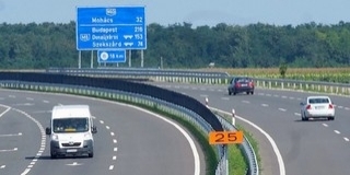 Értékes leletekre bukkantak az M6-os épülő szakaszán, de ez nem lassítja a beruházást Értékes leletekre bukkantak az M6-os épülő szakaszán, de ez nem lassítja a beruházást