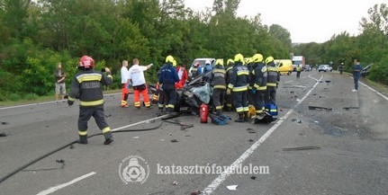 Ketten életüket veszítették egy karambolban a 6-os főúton