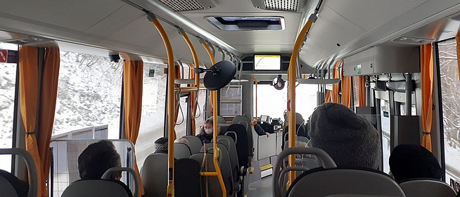 Nem árt tudni: ha van, kötelező becsatolni a biztonsági övet a távolsági autóbuszokon