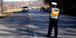 Hemzsegnek a rendőrök a baranyai utakon - Egy hét alatt csaknem hatezer autóst ellenőriztek