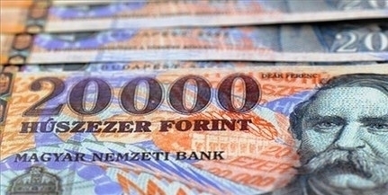 Újabb mélypontra ért a forint árfolyama szerdán