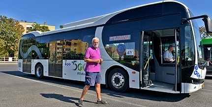 Több száz elektromos autóbuszra írnak ki tendert