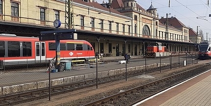 Pótlóbuszok viszik az utasokat Dombóvár és Pécs között az IC-k helyett