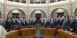 Megalakult az új Országgyűlés, esküt tettek a képviselők