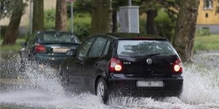 Megtépázta a vihar Baranyát: fák dőltek ki, házakba folyt az esővíz
