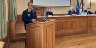Elfogadták Baranya rendőr-főkapitányának a beszámolóját Elfogadták Baranya rendőr-főkapitányának a beszámolóját