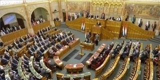 Elfogadta a parlament a 2023-as költségvetést