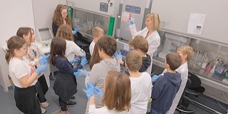 Diákok látogatták meg a PTE szövetnyomtató laboratóriumát
