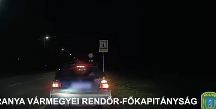 Rendőrautót előzött szabályatalanul egy autós - Videó!