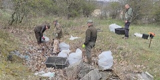 Hetven zsáknyi szemetet szedtek össze a nemzeti park területén
