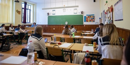 Magyar nyelvből és irodalomból érettségiznek a diákok - Baranyában több, mint kétezren