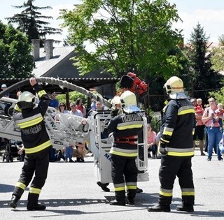Idén is kinyitják Baranyában a szertárak kapuit a tűzoltók gyermeknapon