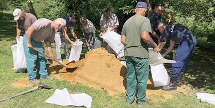 A gátakat megerősítve várják a Dráva tetőzését Drávaszabolcsnál