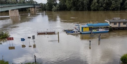 Hatalmas víz vonul le a Dráván: több százan dolgoznak a védekezésben