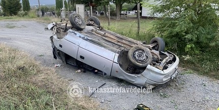 Felborult autóhoz riasztották a tűzoltókat