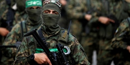Katonákat ejtettek túszul, utcai harcok folynak Izraelben