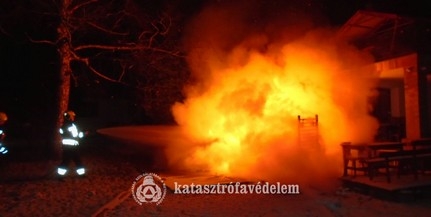 Leégett egy büféként használt bódé Baranyában