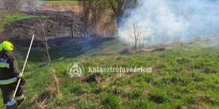 Szabadtéri tüzekhez riaszották a baranyai tűzoltókat Szabadtéri tüzekhez riaszották a baranyai tűzoltókat