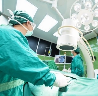 Különleges koponyasebészeti eljárással végeznek műtéteket a PTE Klinikai Központban