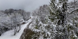 Ez ám a tavasz: havazott Kékestetőn!