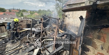 Kétszintes családi ház melléképületében csaptak fel a lángok