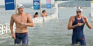 A pécsi úszó, Hartmann Máté nyerte meg holtversenyben a Balaton-átúszást!