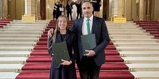 Állami kitüntetést vehetett át Konkoly Zsófia és edzője, Jancsik Árpád az Országházban Állami kitüntetést vehetett át Konkoly Zsófia és edzője, Jancsik Árpád az Országházban