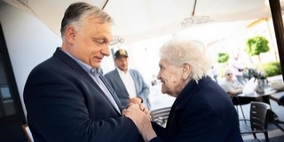 Orbán Viktor: Isten éltesse az időseket! Orbán Viktor: Isten éltesse az időseket!