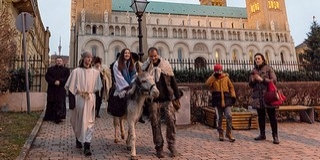 Idén is szállást keres a Szent Család Pécsett, mi is csatlakozhatunk hozzájuk Idén is szállást keres a Szent Család Pécsett, mi is csatlakozhatunk hozzájuk