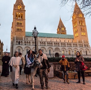 Idén is szállást keres a Szent Család Pécsett, mi is csatlakozhatunk hozzájuk