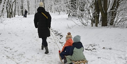 Tovább gyarapodhat a hótakaró, estig is kitarthat a havazás Baranyában