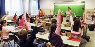 Szeptembertől tovább emelkedik a tanárok és óvónők bére Szeptembertől tovább emelkedik a tanárok és óvónők bére