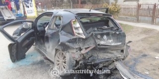 Elveszítette uralmát autója felett, két járművel is ütközött Elveszítette uralmát autója felett, két járművel is ütközött