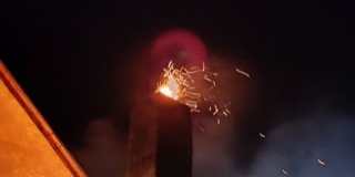 Tűzhányóként lövellte az izzó kormot egy baranyai ház kéménye