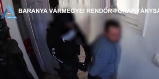 Drogkereskedőkre és a kuncsaftjaikra is lecsaptak a baranyai zsaruk - Videó!