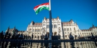 Az alaptörvény 15. módosításáról dönthet a parlament
