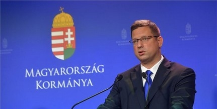 Gulyás Gergely: háztartási cikkekre, több mint ezer termékre is bevezetik az árrésszabályozást Gulyás Gergely: háztartási cikkekre, több mint ezer termékre is bevezetik az árrésszabályozást