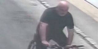 Felismeri ezt a bringást? Őt keresik a pécsi zsaruk! Felismeri ezt a bringást? Őt keresik a pécsi zsaruk!