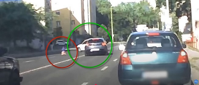 Nyílt levélben mondott köszönetet a rendőrség az egyelőre ismeretlen pécsi autósoknak - Videó! Nyílt levélben mondott köszönetet a rendőrség az egyelőre ismeretlen pécsi autósoknak - Videó!