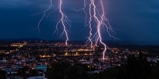 Viharokkal, jégesővel érkezik a fordulat, aztán napsütéssel tér vissza ismét a nyár