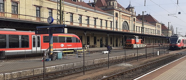 Még csaknem két hétig pótlóbuszozhatunk a pécsi fővonalon, zajlanak a munkálatok Még csaknem két hétig pótlóbuszozhatunk a pécsi fővonalon, zajlanak a munkálatok