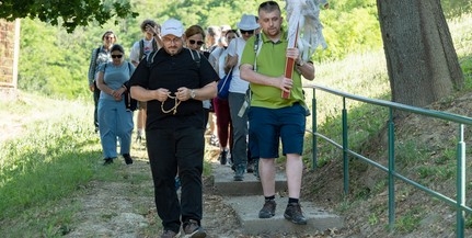 A papi hivatásokért ajánlották fel zarándoklatukat A papi hivatásokért ajánlották fel zarándoklatukat