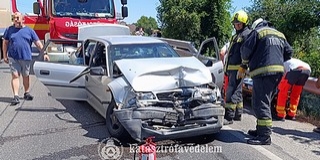 Hárman sérültek meg a 6-os pécsi szakaszán történt karambolban Hárman sérültek meg a 6-os pécsi szakaszán történt karambolban