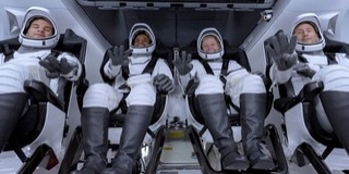 Leszállt a Kapu Tibort is szállító űrkapszula