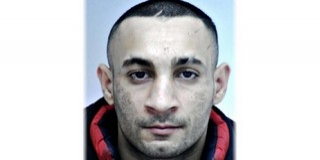 Ő gyilkolhatta meg a 22 hónapos kislányt! Látta esetleg?