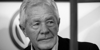 Elhunyt Mezey György, a magyar válogatott egykori kapitánya Elhunyt Mezey György, a magyar válogatott egykori kapitánya