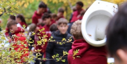 Két konténernyi szemetet gyűjtöttek össze pécsi diákok a tűzoltókkal Két konténernyi szemetet gyűjtöttek össze pécsi diákok a tűzoltókkal