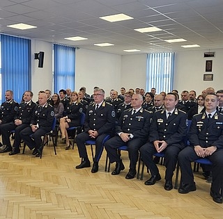 Baranyai rendőrök kiemelkedő munkáját ismerték el nemzeti ünnepünkön Baranyai rendőrök kiemelkedő munkáját ismerték el nemzeti ünnepünkön